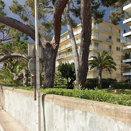 3-room With Sea View In *