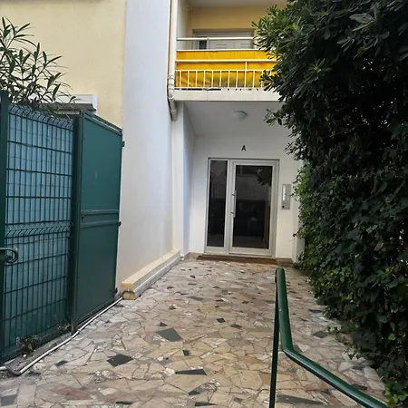 Apartamento 3-room With Sea View In *