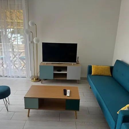 3-room With Sea View In *