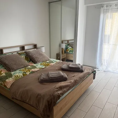 3-room With Sea View In Канны