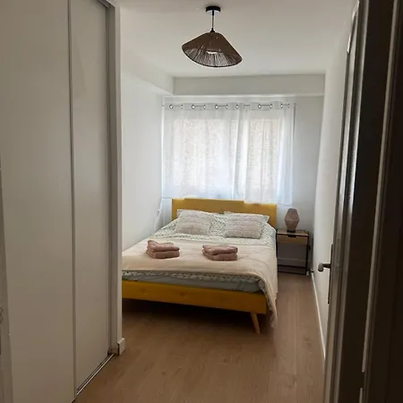 3-room With Sea View In קאן