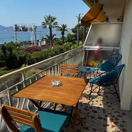 3-room With Sea View In * Cannes